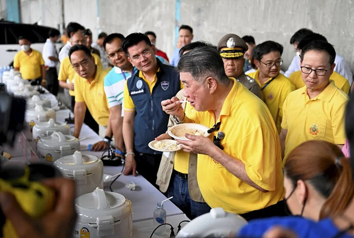 t-07-Commerce-Minister-samples-decade-old-rice-to-demonstrate-quality-for-planned-auction-1