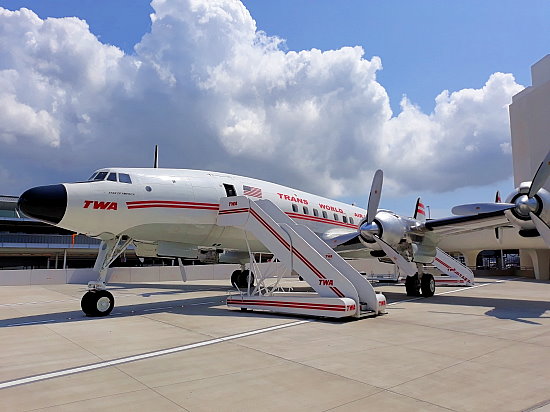 TWA10