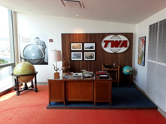 TWA04